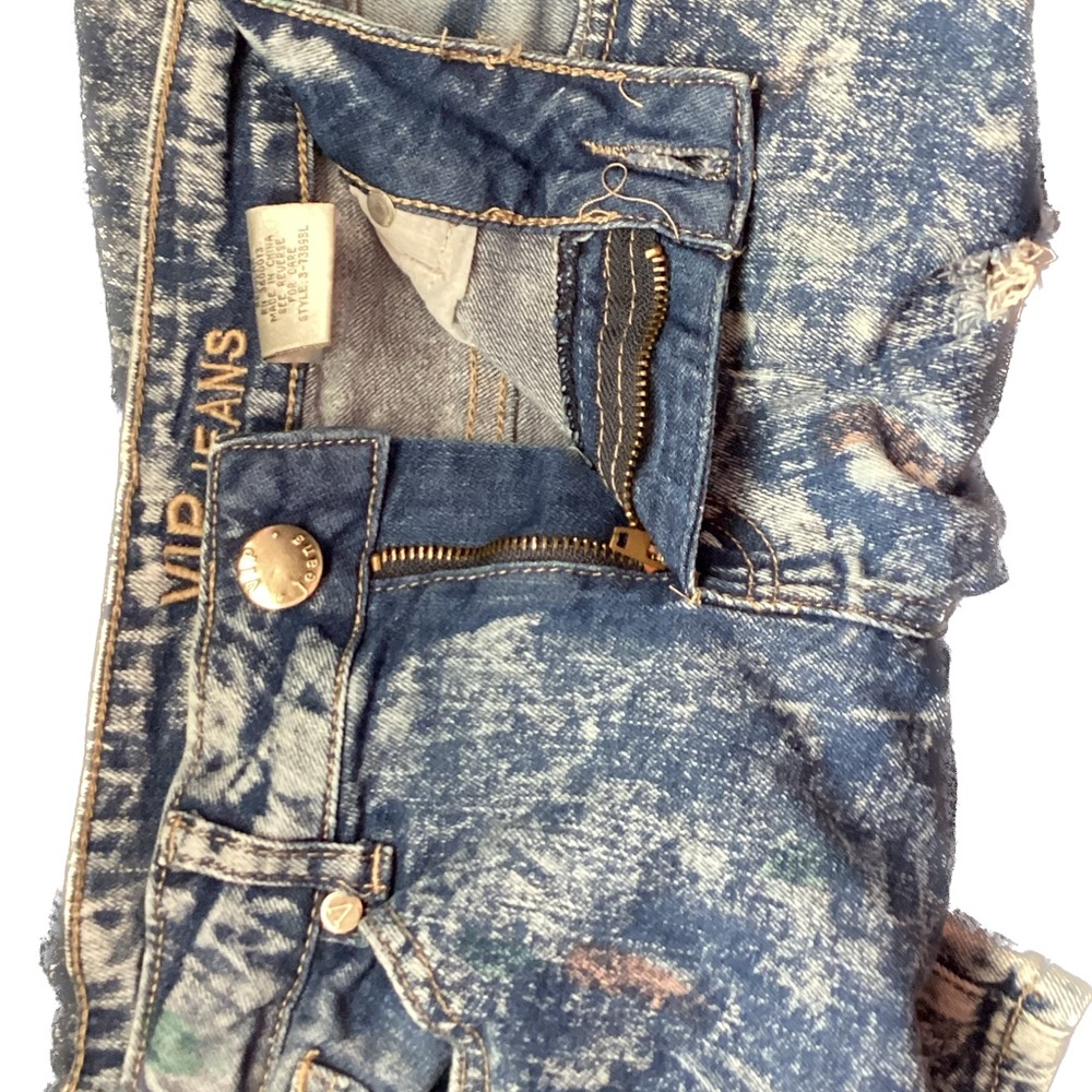 Distressed jean capris